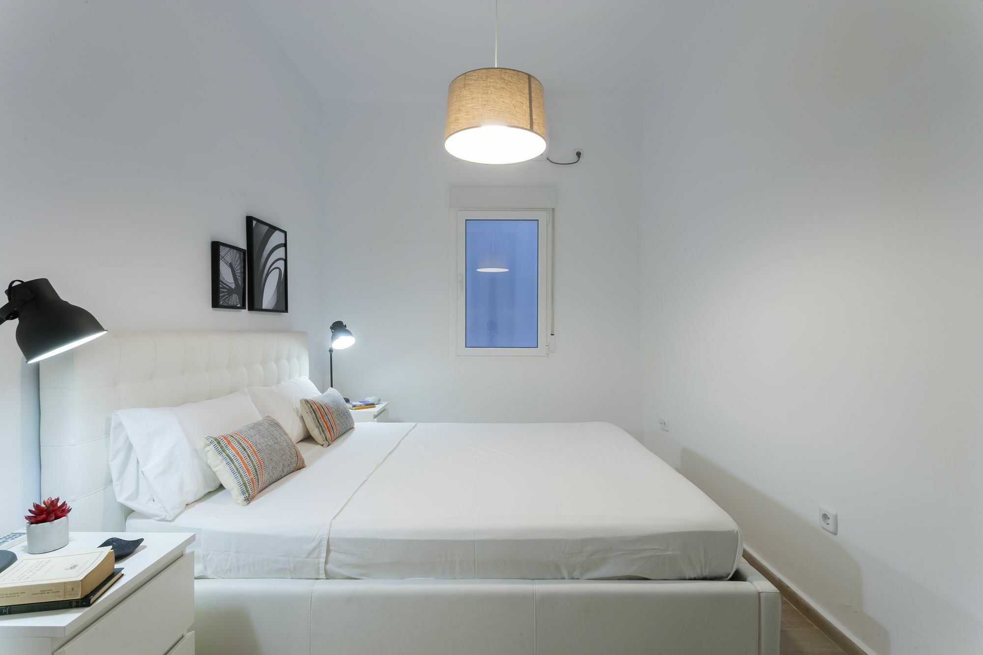 Dobo Rooms Ronda De Segovia Madrid Luaran gambar