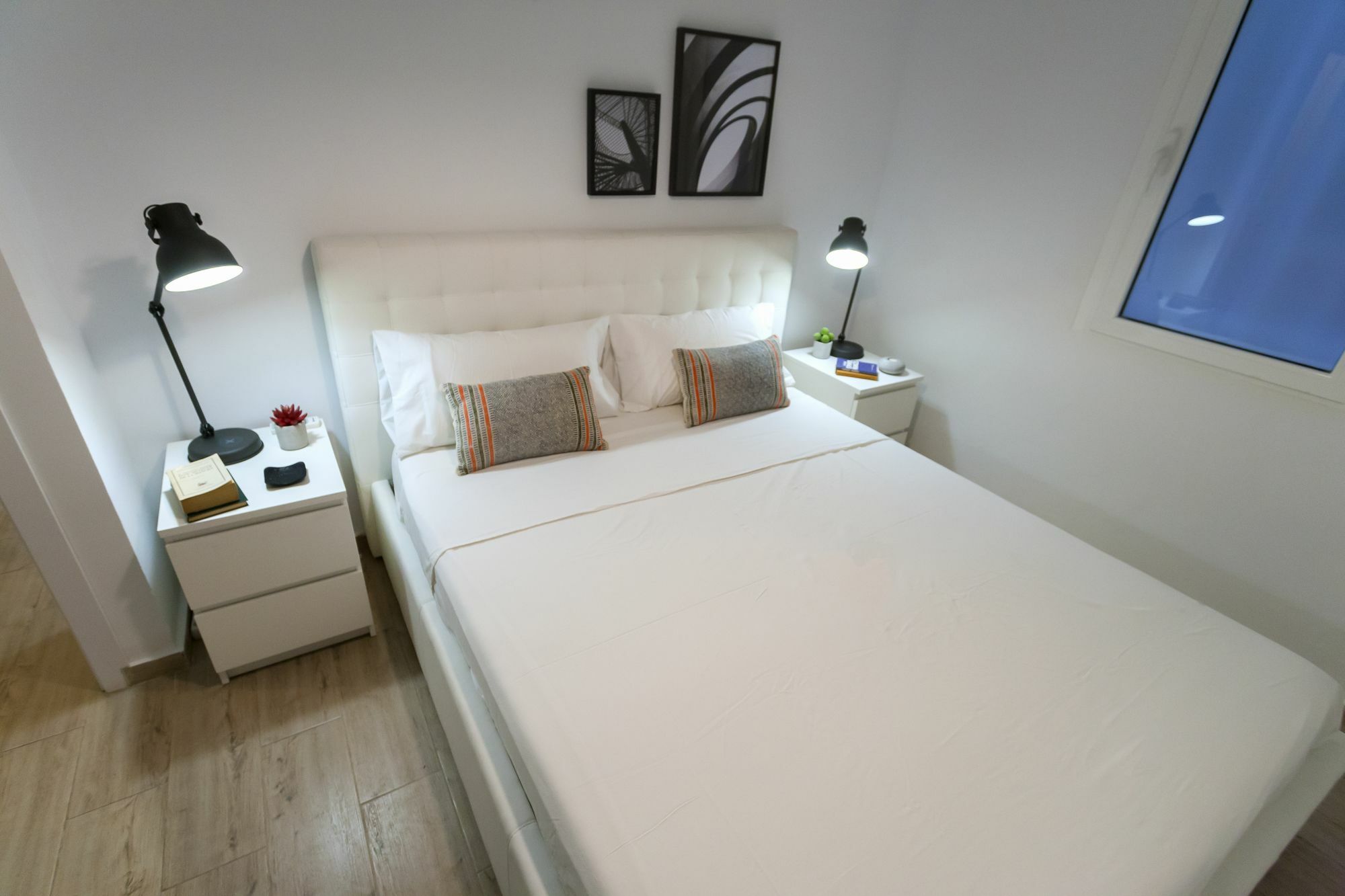 Dobo Rooms Ronda De Segovia Madrid Luaran gambar